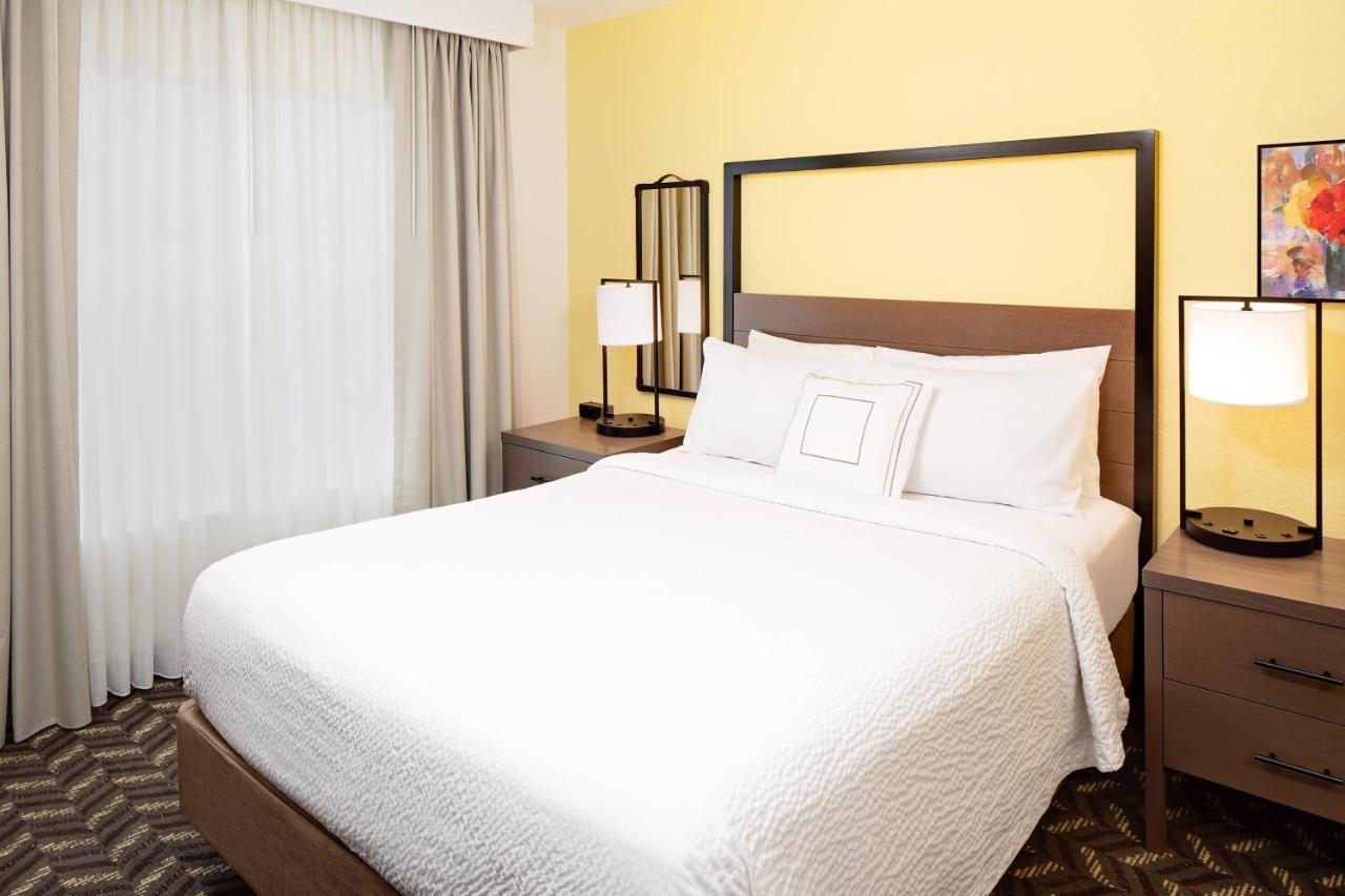Residence Inn Boston Дедхэм Экстерьер фото