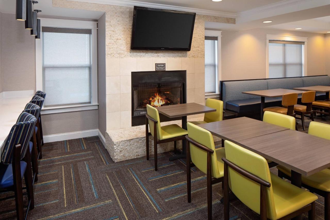Residence Inn Boston Дедхэм Экстерьер фото