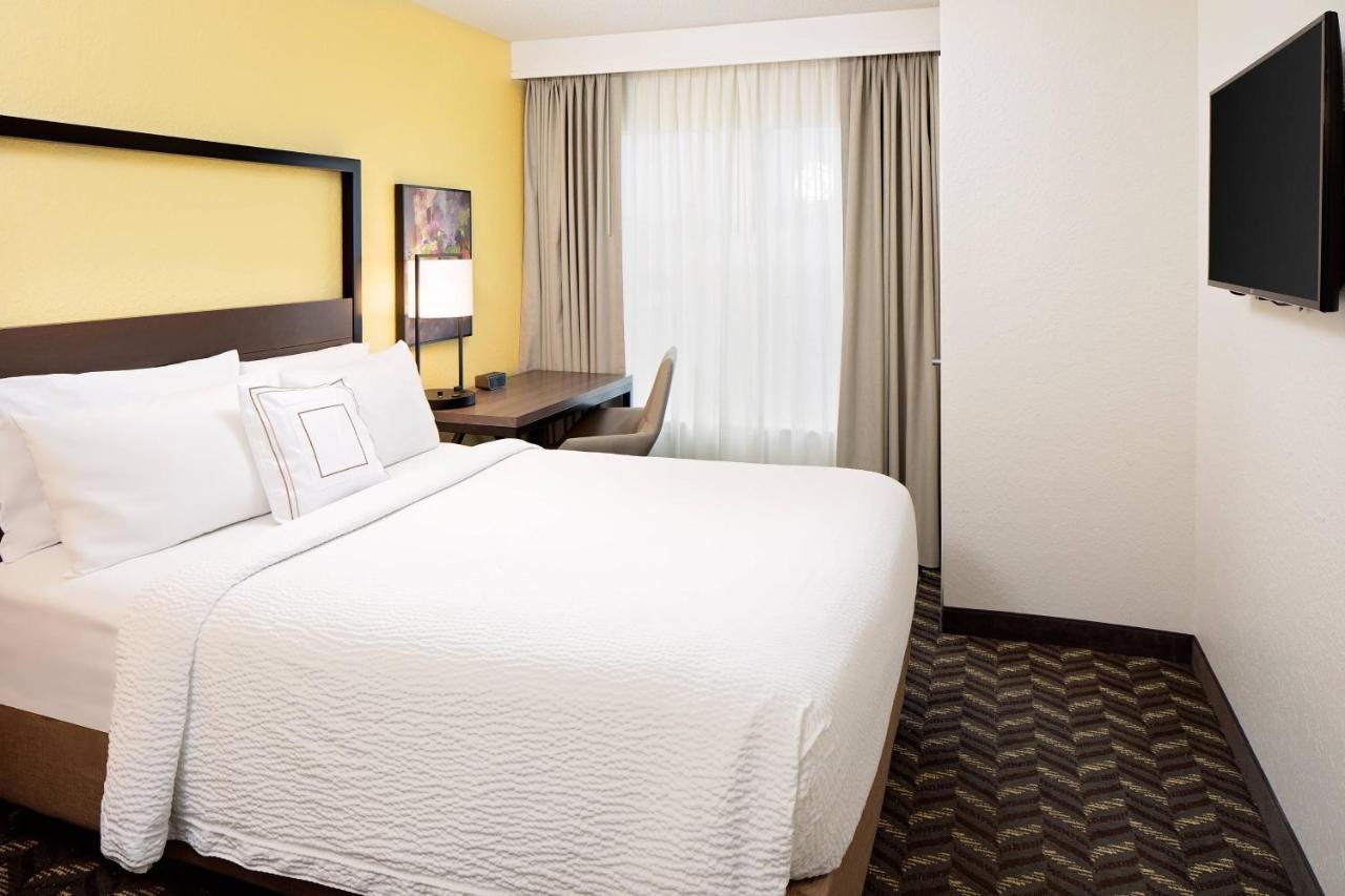 Residence Inn Boston Дедхэм Экстерьер фото