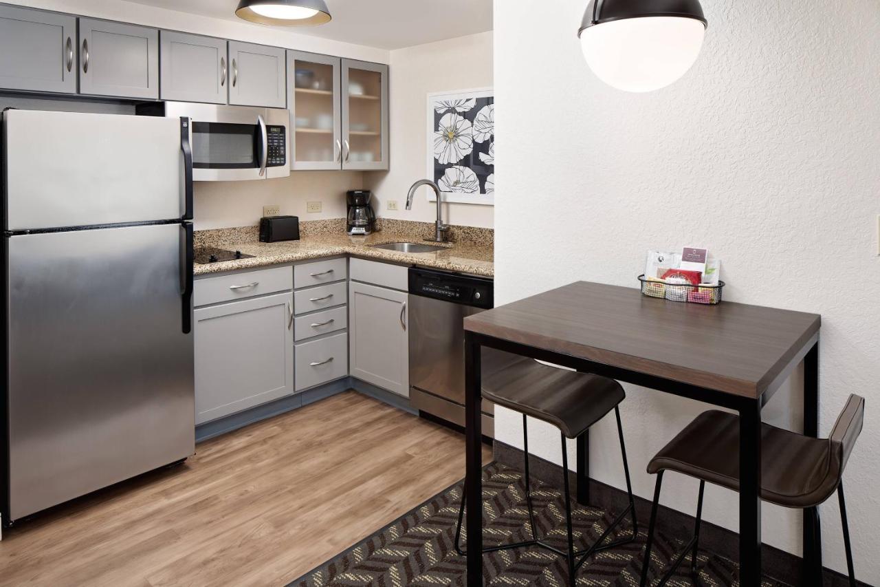 Residence Inn Boston Дедхэм Экстерьер фото