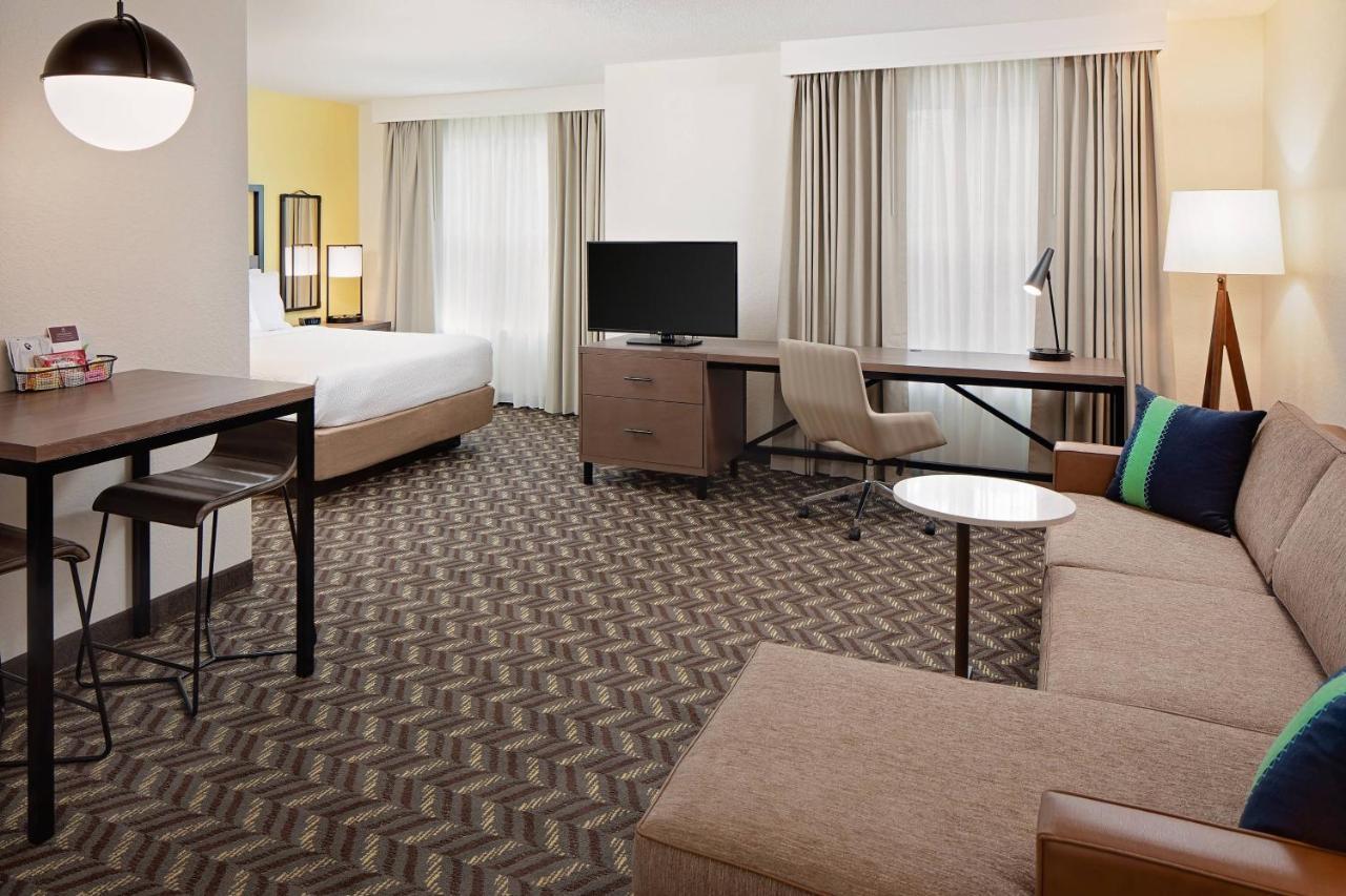 Residence Inn Boston Дедхэм Экстерьер фото
