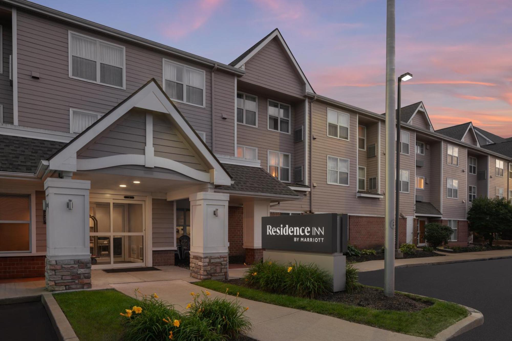Residence Inn Boston Дедхэм Экстерьер фото