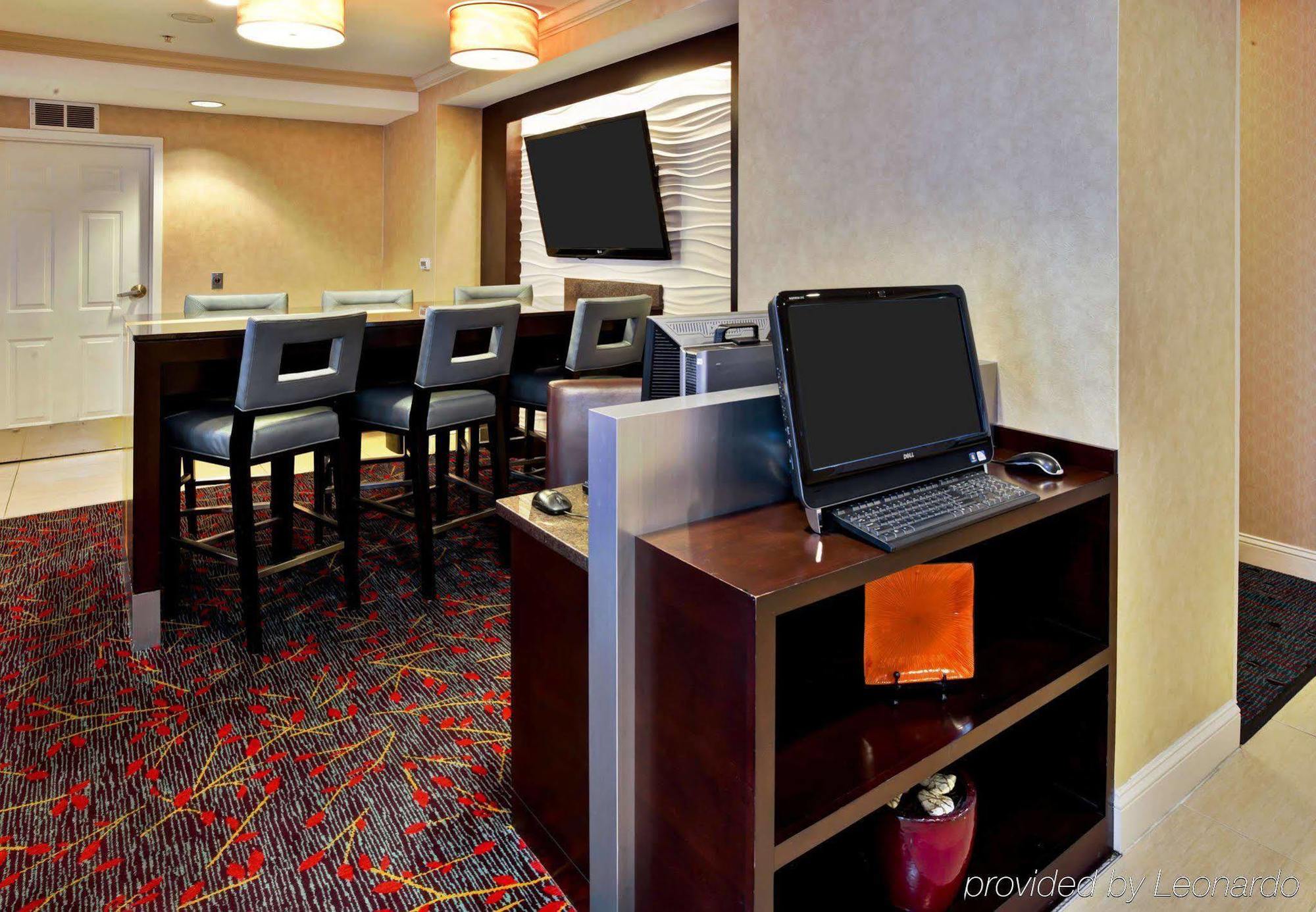 Residence Inn Boston Дедхэм Экстерьер фото