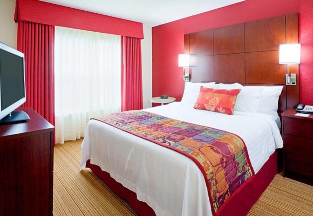 Residence Inn Boston Дедхэм Экстерьер фото