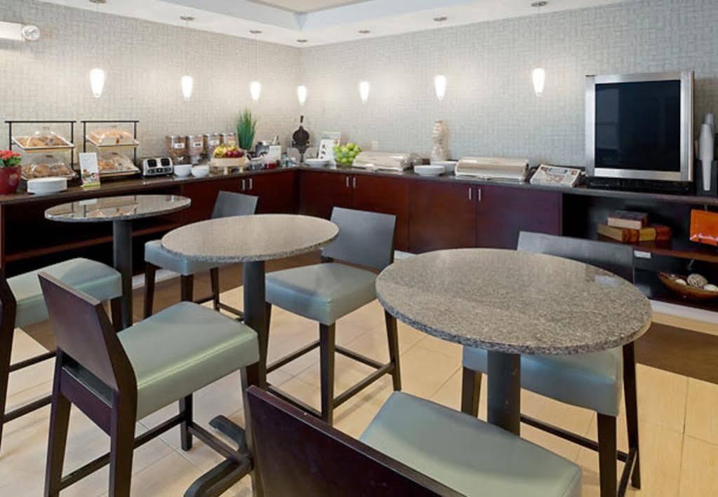 Residence Inn Boston Дедхэм Экстерьер фото